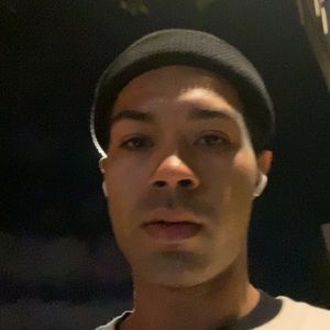 Meet your Posher, Dominique